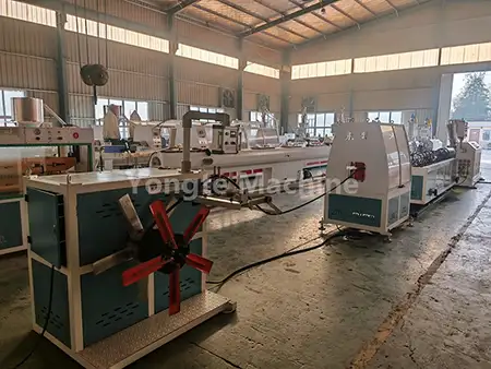 Машина для изготовления пенопластовых труб