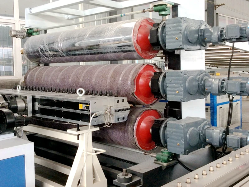 Машина для изготовления пластин из ПВХ