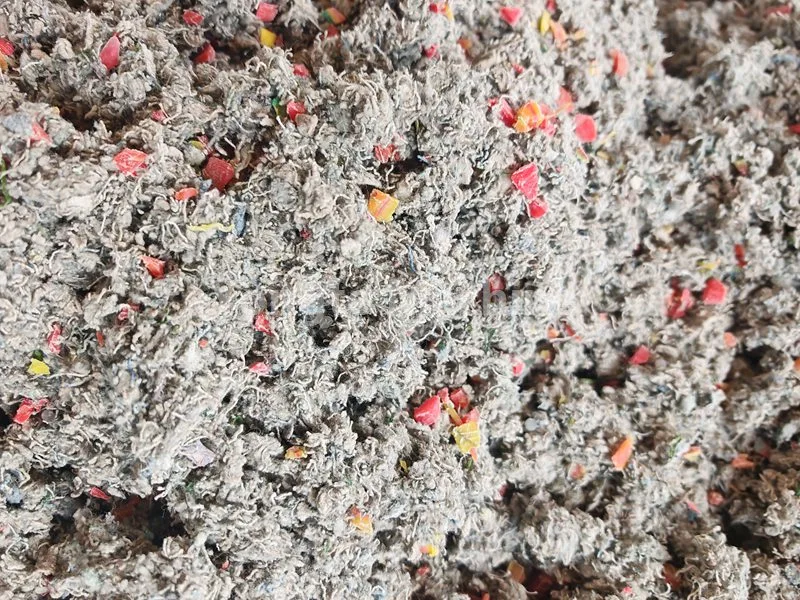 Машина для переработки отходов одежды и пластиковых композитов