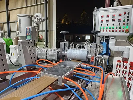 Машина для изготовления заборов WPC